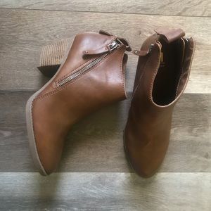 Cute ankle boots size 10